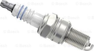 BOSCH 0 241 240 611 - Zapalovací svíčka parts5.com