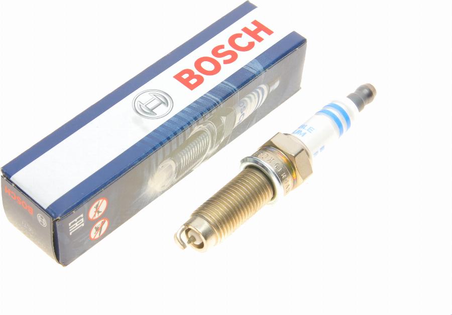 BOSCH 0 242 140 523 - Świeca zapłonowa parts5.com