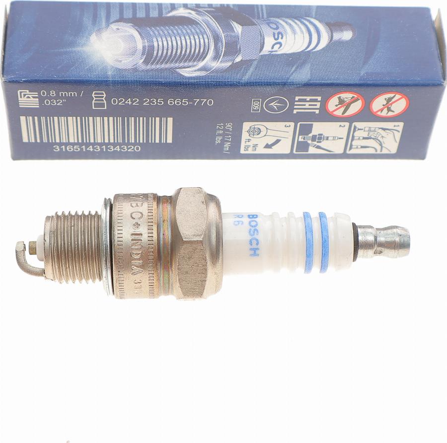 BOSCH 0 242 235 665 - Gyújtógyertya parts5.com