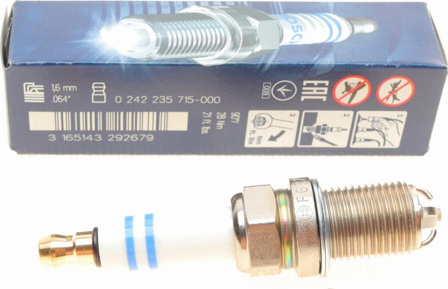 BOSCH 0 242 235 715 - Запалителна свещ parts5.com