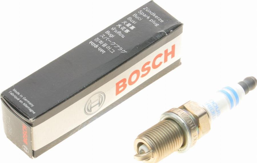 BOSCH 0 242 236 596 - Свеча зажигания parts5.com