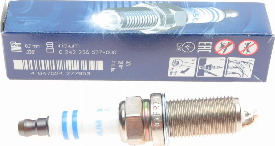 BOSCH 0 242 236 577 - Świeca zapłonowa parts5.com