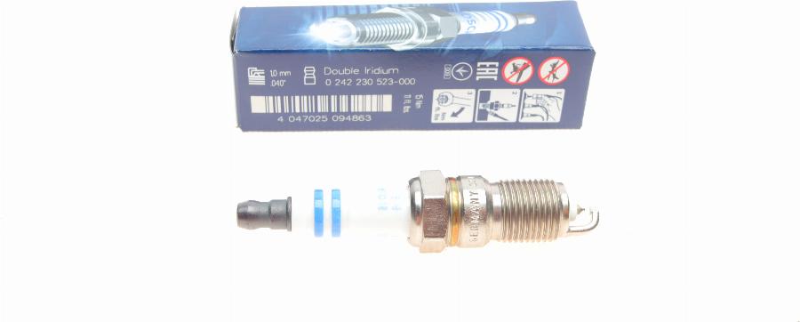 BOSCH 0 242 230 523 - Świeca zapłonowa parts5.com