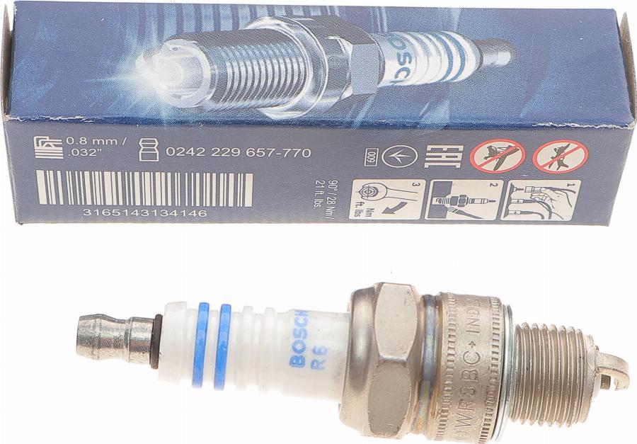 BOSCH 0 242 229 657 - Gyújtógyertya parts5.com