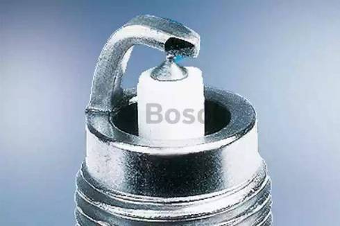 BOSCH 0 242 229 680 - Süüteküünal parts5.com