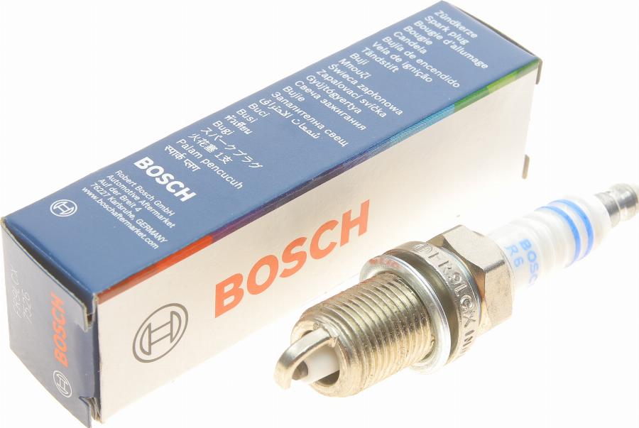 BOSCH 0 242 225 580 - Spark Plug parts5.com