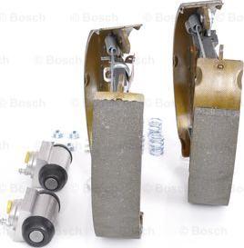 BOSCH 0 204 114 197 - Jeu de mâchoires de frein parts5.com