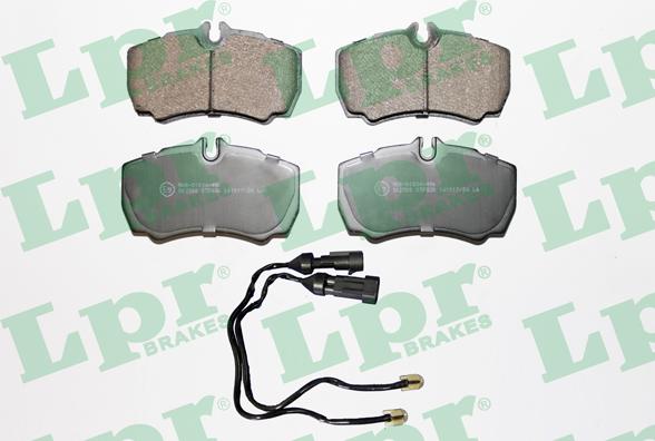 LPR 05P830A - Kit de plaquettes de frein, frein à disque parts5.com